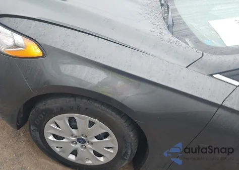 2019 Ford Fusion S z USA, uszkodzony, nr VIN 3FA6P0G79KR280034